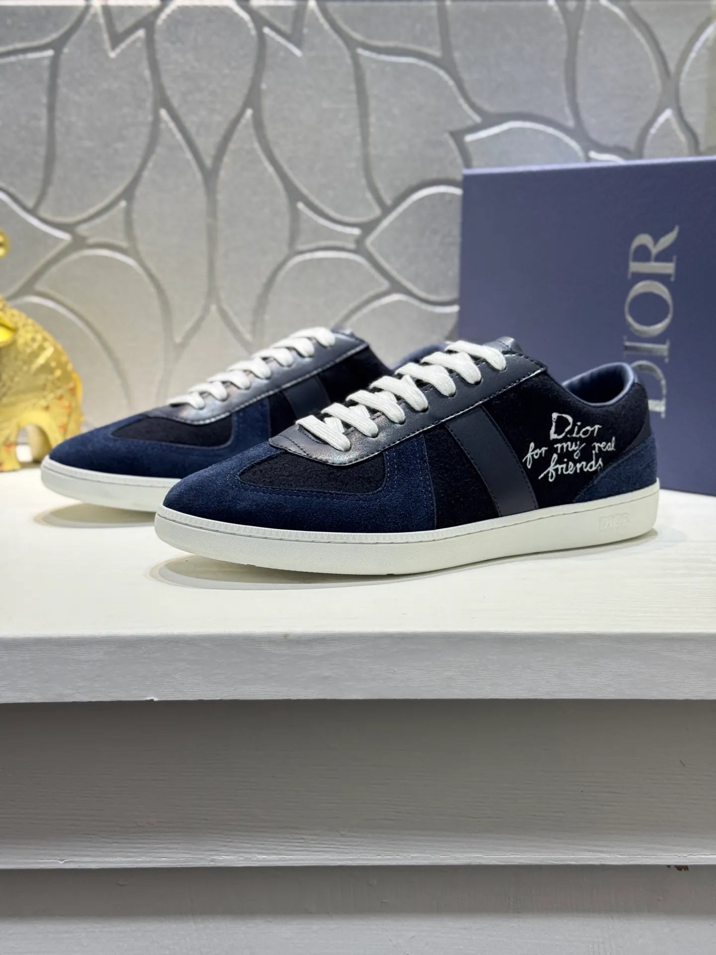 Men's shoes 💰400 [New style] 🎠🎠Dior🔍Top purchasing agent🇮🇹Di's hot model super popular sneakers are synchronized with the new product counters. The uppers are made of original Italian imported cowhide. The logo graphics are perfectly reproduced with complex craftsmanship necessary for fashionistas. The lining of imported soft sheepskin Sole: The original sole is specially provided by the original factory. The exclusive movable molded sole is super comfortable. The original factory follows the order. 🔍🔍Multiple colors are available. You can enter and exit the counter at will. Welcome to compare. A must-have for trendy men. Code number: 38-44 (45 customized
